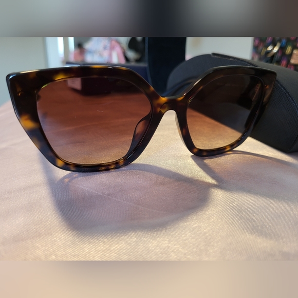 Brand new PRADA brown havana gradient-lens cat-eye sunglasses. - Picture 6 of 15